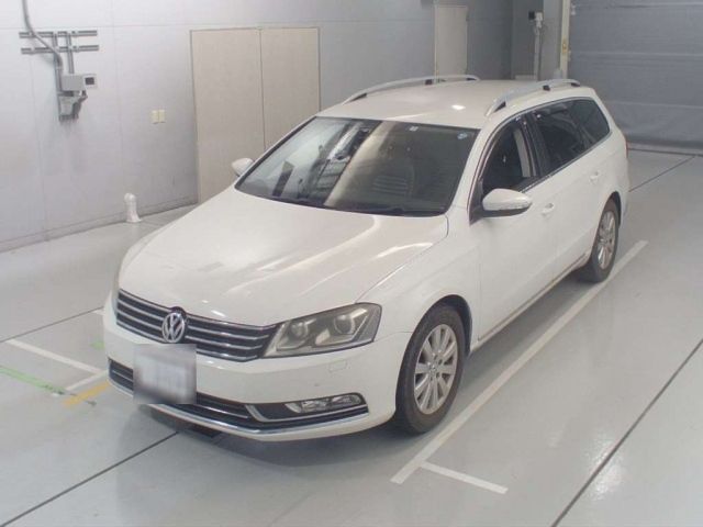 90113 Volkswagen Passat variant 3CCAX 2011 г. (CAA Chubu)